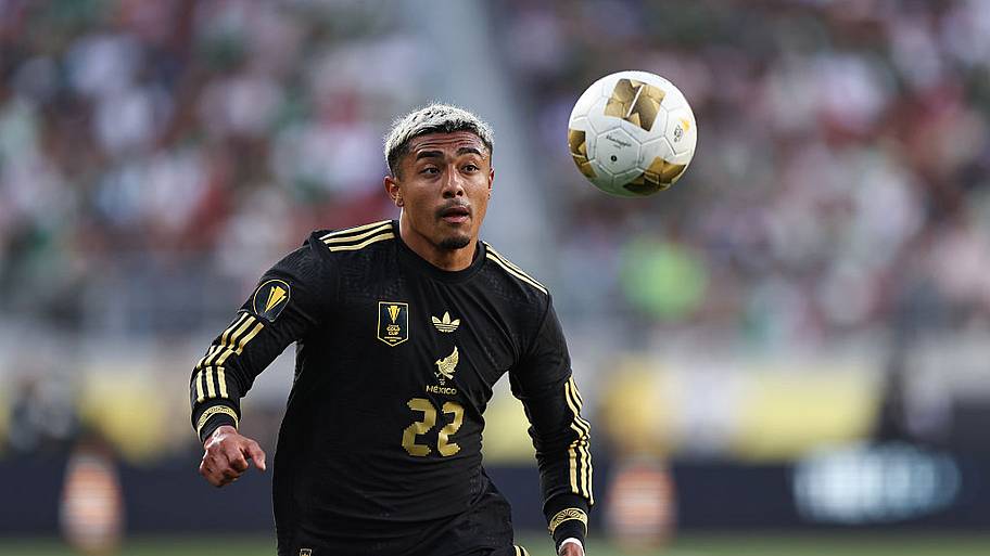 Julián Araujo of Mexic