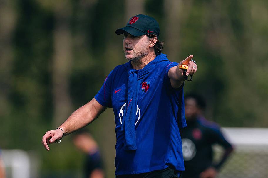 FAYETTEVILLE, GEORGIA - SEPTEMBER 23: United States coach Mauricio Pochettino gives instructions during a training session