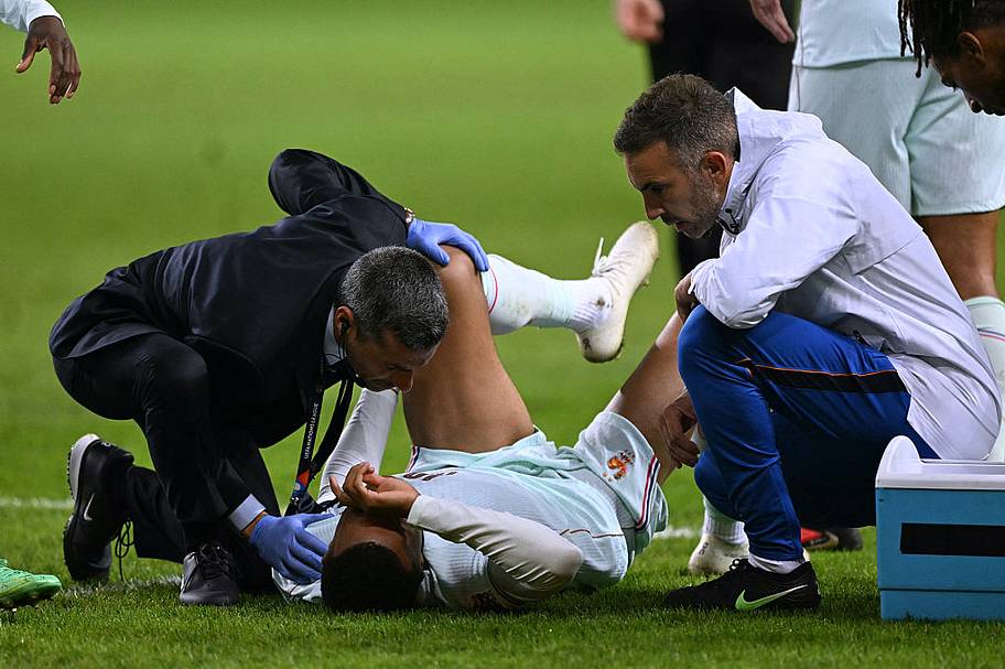 Kylian Mbappé injured.