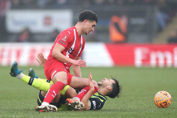 Nico Gonzalez, Sonny Perkins