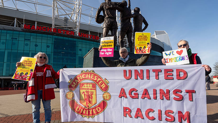 Man Utd fans protest