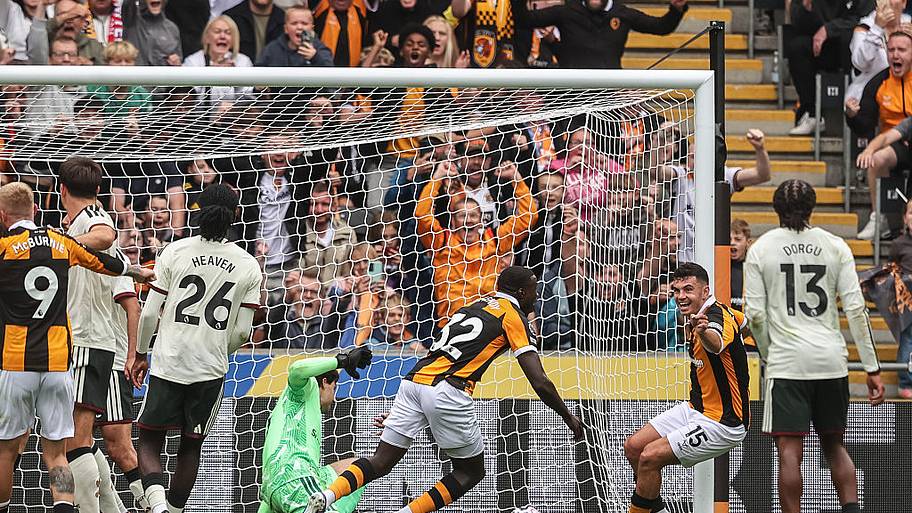Hull score vs. Man Utd