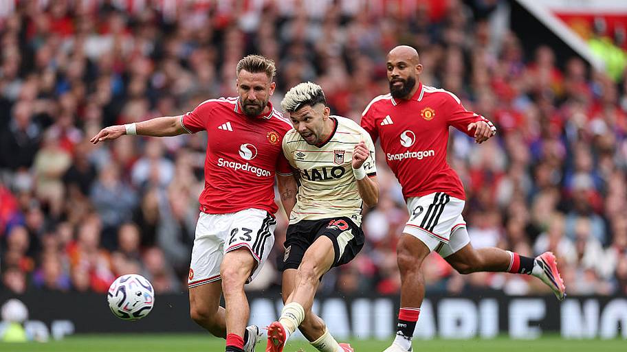 Luke Shaw, Julio Enciso, Bryan Mbeumo
