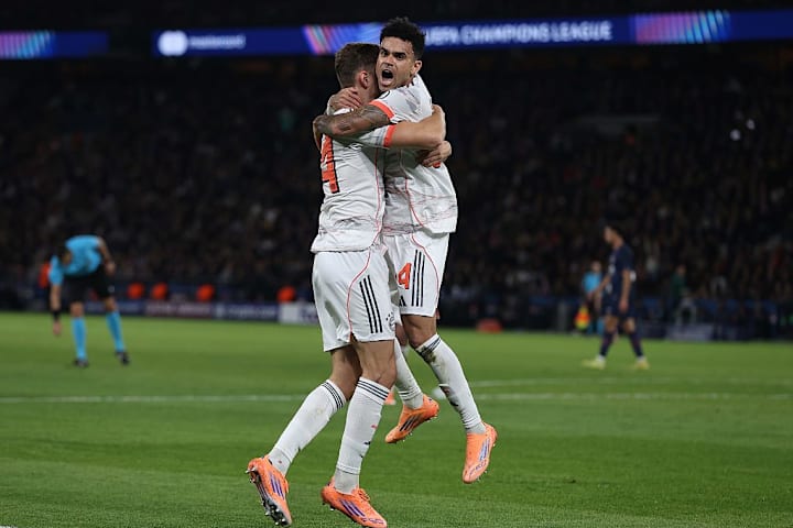 Luis Diaz, Josip Stanisic