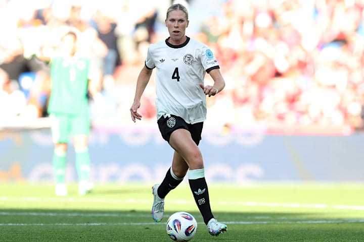 Rebecca Knaak