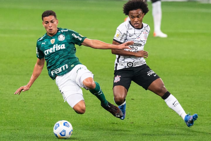 Willian, Renan Palmeiras Mercado Zagueiro Red Bull Bragantino
