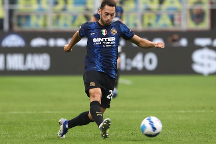 Hakan Calhanoglu