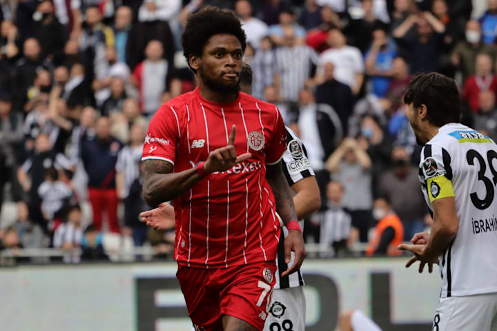 Antalyaspor Inter Internacional Mercado Reforço Luiz Adriano Futebol