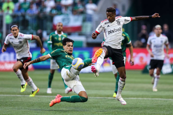 Gustavo Gomez, Bruno Henrique