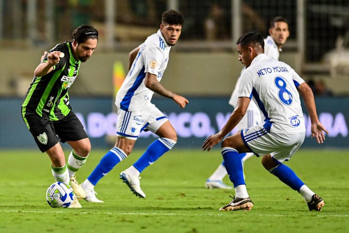 Martín Benítez, Neto Moura