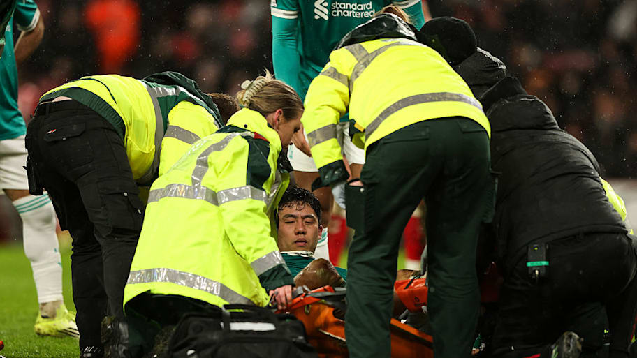 Wataru Endo suffers nasty injury at Sunderland