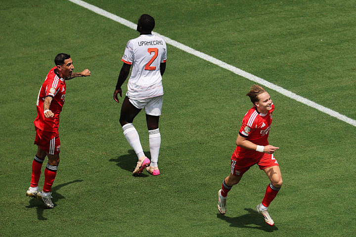 Andreas Schjelderup, Angel Di Maria