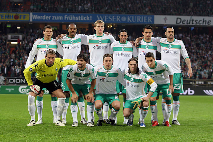 Soccer - UEFA Cup Semifinals - Werder Bremen vs. Hamburg