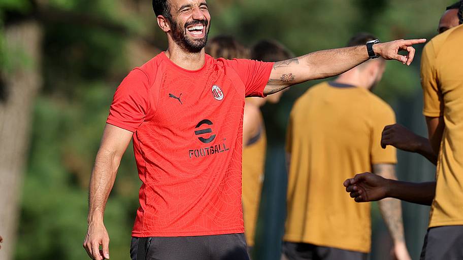 amorim smiling