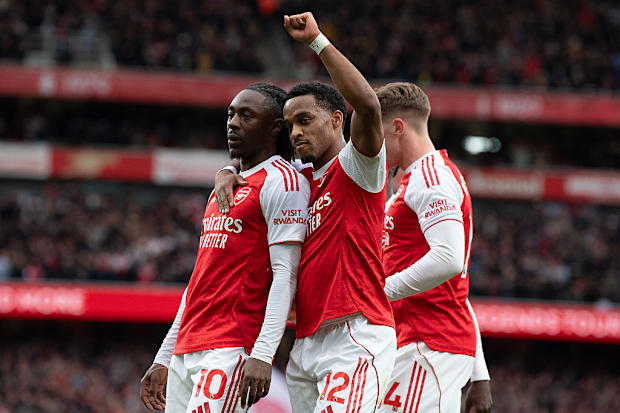 เอเบเรชี เอเซ่, ยูร์เรียน ทิมเบอร์ เอเบเรชี เอเซ่, ยูร์เรียน ทิมเบอร์