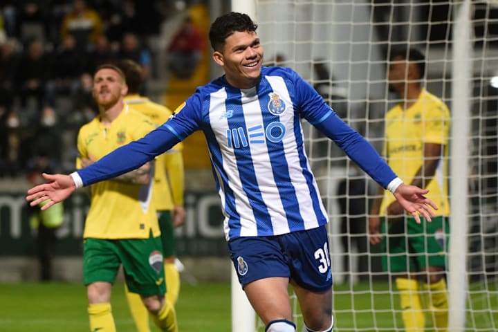 Erik Ten Hag Manchester United Evanilson  Porto Fluminense Mercado 