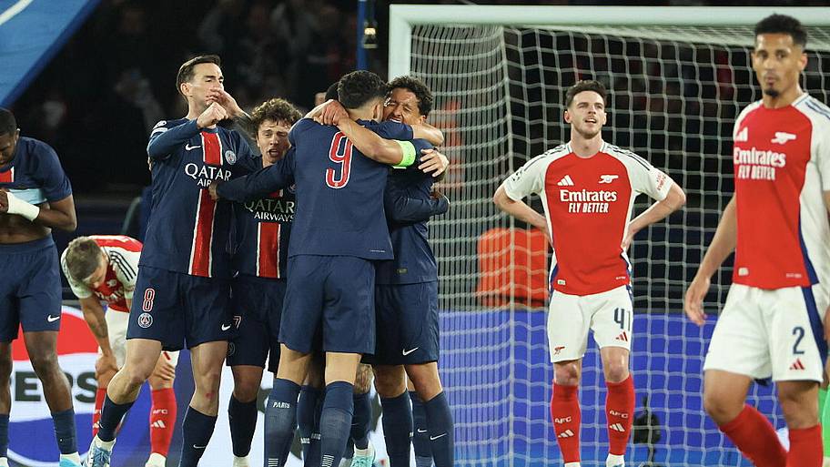 PSG celebrate beating Arsenal
