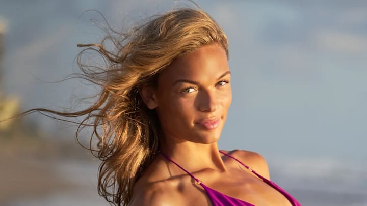 Anna Hall was photographed by Ben Horton at The Boca Raton. Swimsuit by Gooseberry Seaside. Anna Hall was photographed by Ben Horton at The Boca Raton. Swimsuit by Gooseberry Seaside.