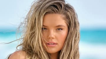 Ellie Thumann was photographed by Yu Tsai in Mexico.