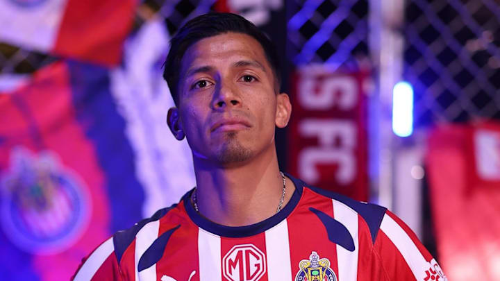 Ángel Sepúlveda se suma al Guadalajara tras la salida de Javier Hernández, en un movimiento que busca goles inmediatos y rendimiento comprobado. Ángel Sepúlveda se suma al Guadalajara tras la salida de Javier Hernández, en un movimiento que busca goles inmediatos y rendimiento comprobado.