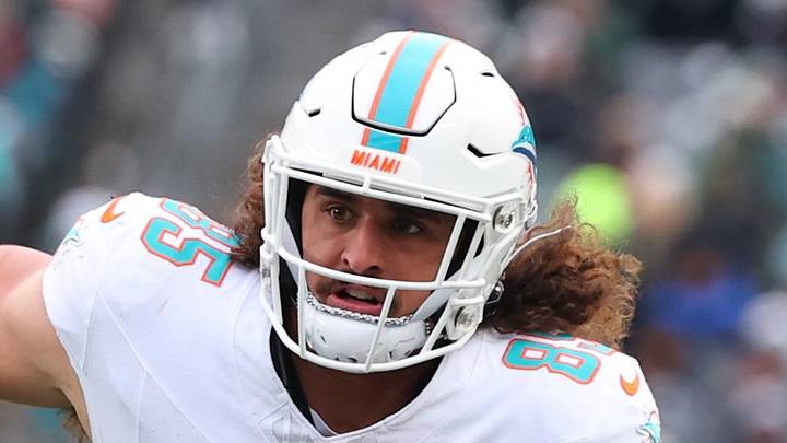 Miami Dolphins tight end Greg Dulcich