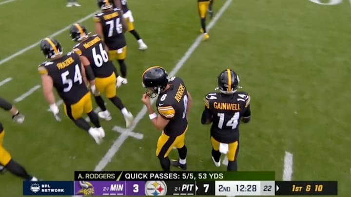 Aaron Rodgers hit some smelling salts before hitting DK Metcalf on an 80-yard TD pass Sunday vs. the Vikings.