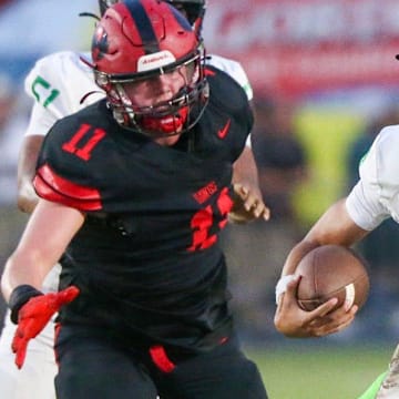 Choctaw QB Tamen Zabetakis (3) has emerged as a leader for the Indians this season as he has led them to a 12-1 record and on the cusp of earning a berth to the Class 4A state championship.
