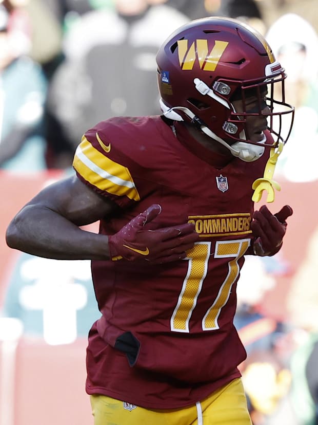 Washington Commanders wide receiver Terry McLaurin (17).