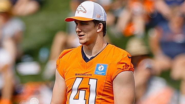 Denver Broncos linebacker Drew Sanders