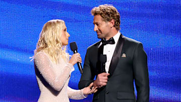 Gabriel Soto e Irina Baeva forman parte de la exitosa novela de Televisa Amor Dividido