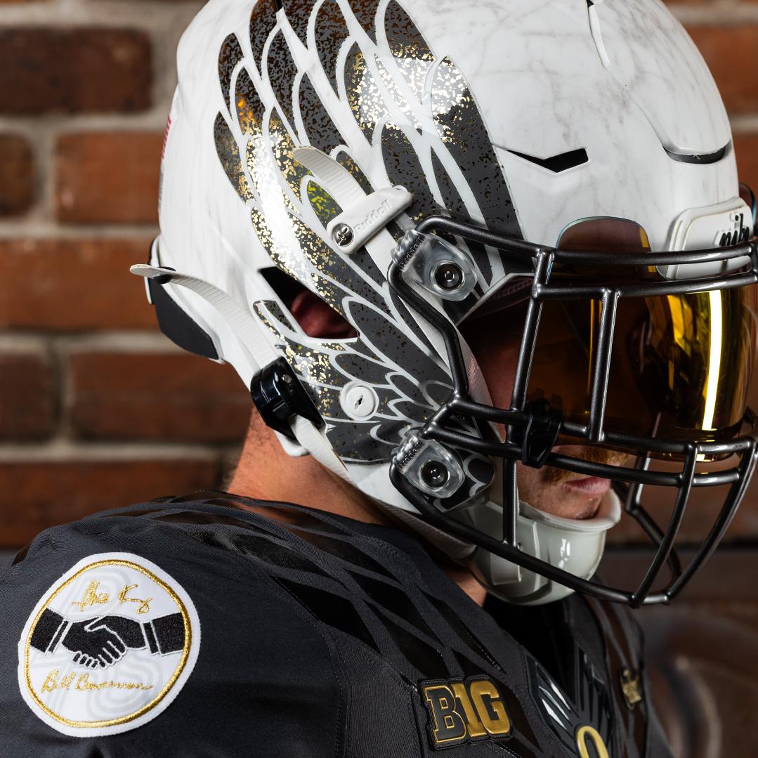 duck helmet football Oregon Ducks Riddell SpeedFlex Chrome US Flag helmet decal for the back of your helmet Riddell NCAA Oregon Ducks Helmet