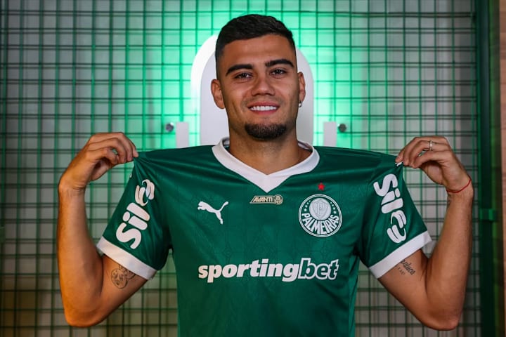 Andreas Pereira, novo meia do Palmeira