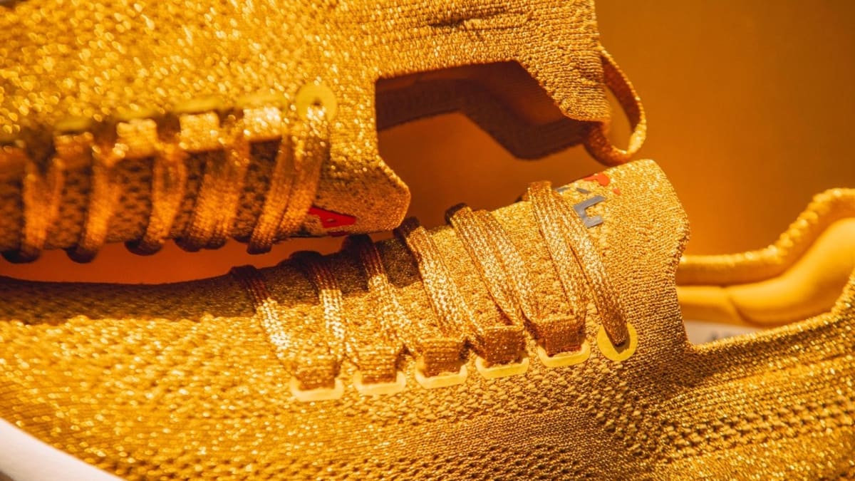 Banned basketball shoes discount
