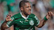 Vitor Roque assinou acordo de cinco temporadas com o Palmeiras