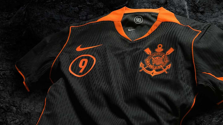 Novo manto alvinegro vem nas cores preta e laranja