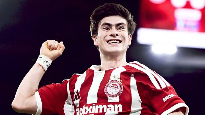 'La Hormiga' González consiguió un doblete ante el Volos en la Copa de Grecia. 'La Hormiga' González consiguió un doblete ante el Volos en la Copa de Grecia.