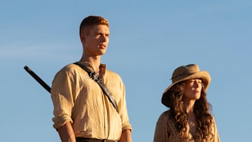 A group of Aiel with Rand (Josha Stradowski), Moiraine (Rosamund Pike) and Lan (Daniel Henney), which includes Bair (Nukâka Coster-Waldau) and Rhuarc (Björn Landberg). Image: Prime Video.