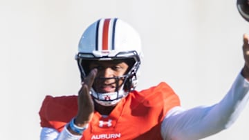 On SI's Notre Dame site made a point about how Auburn Tigers QB Deuce Knight would've done in the Fighting Irish QB battle