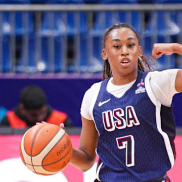 Mikayla Blakes had it going on Sunday night.