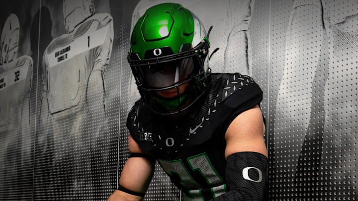 dillon thieneman oregon ducks football indiana hoosiers big ten generation o uniforms nike fly era dan lanning dakorien moore dillon thieneman oregon ducks football indiana hoosiers big ten generation o uniforms nike fly era dan lanning dakorien moore