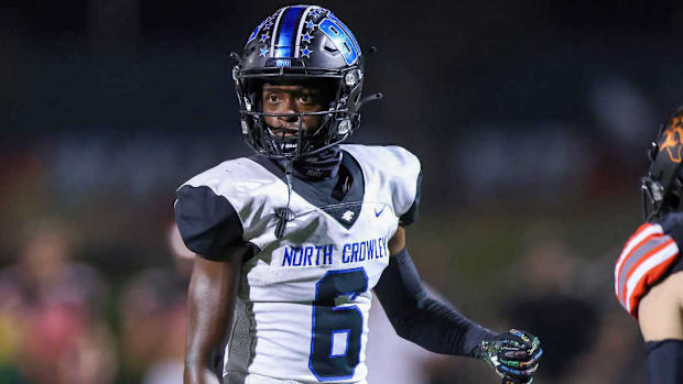 Quentin Gibson lines in North Crowley's win over Rockwall in Week 4. The star Texas high school football receiver had four TD