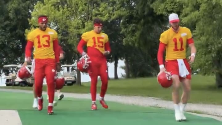 Patrick Mahomes didn't hold back after Carson Wentz slipped while walking to Chiefs practice. 