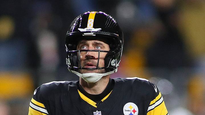 Pittsburgh Steelers quarterback Aaron Rodgers