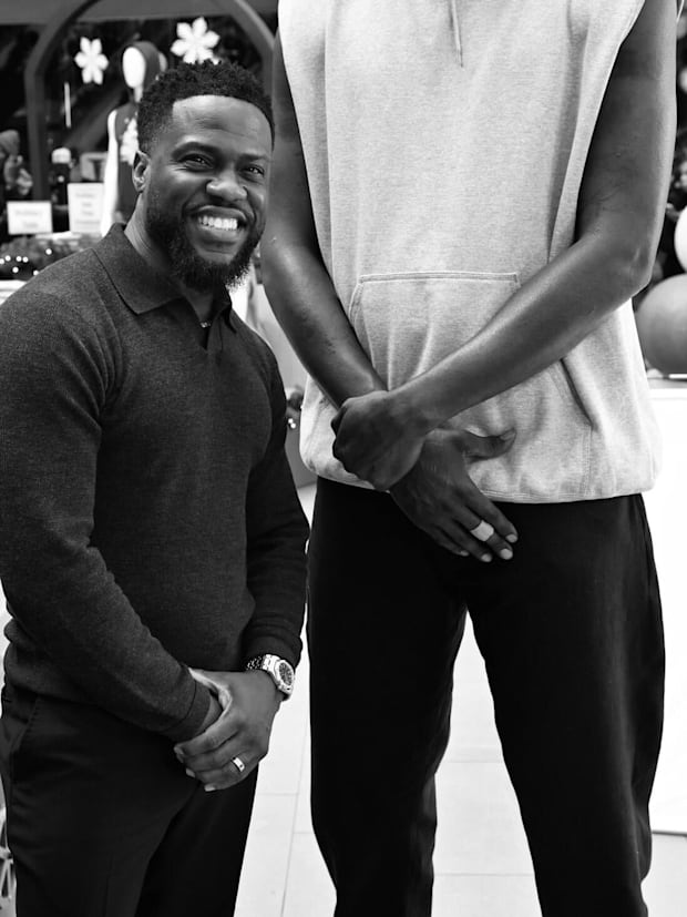 Tiny Kevin Hart next to Shaq Kevin Durant goes instantly viral