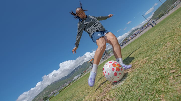 Charlyn Corral, jugadora del Pachuca, cumplió 34 años.