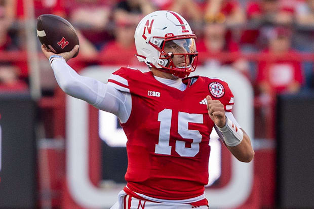  Nebraska quarterback Dylan Raiola prepares to throw a short pass in the first quarter against Northern Iowa.