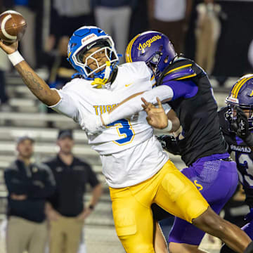 Tupelo ended the regular season on a high-note defeating DeSoto Central 42-19.