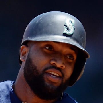 Seattle Mariners right fielder Domingo Santana (16) runs to third against the Los Angeles Angels during the first inning at Angel Stadium of Anaheim in 2019. 