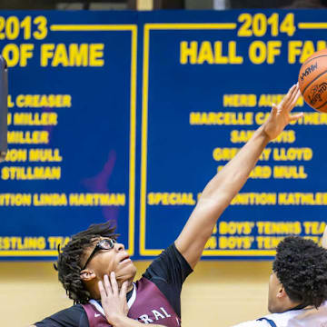 Kalamazoo Central defeated Richland Gull Lake on Friday night with a final score of 78-34.