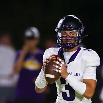 Amador Valley senior QB Tristan Tia in game versus cross-town rival Foothill Oct. 4, 2024
